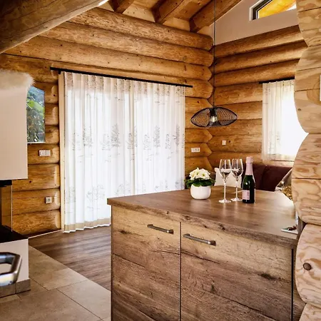 Naturstamm Chalet