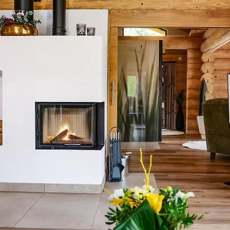 Chalet Naturstamm
